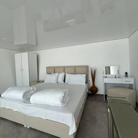 Апартаменти Luxury Kabakum - Free Private & Free Parking